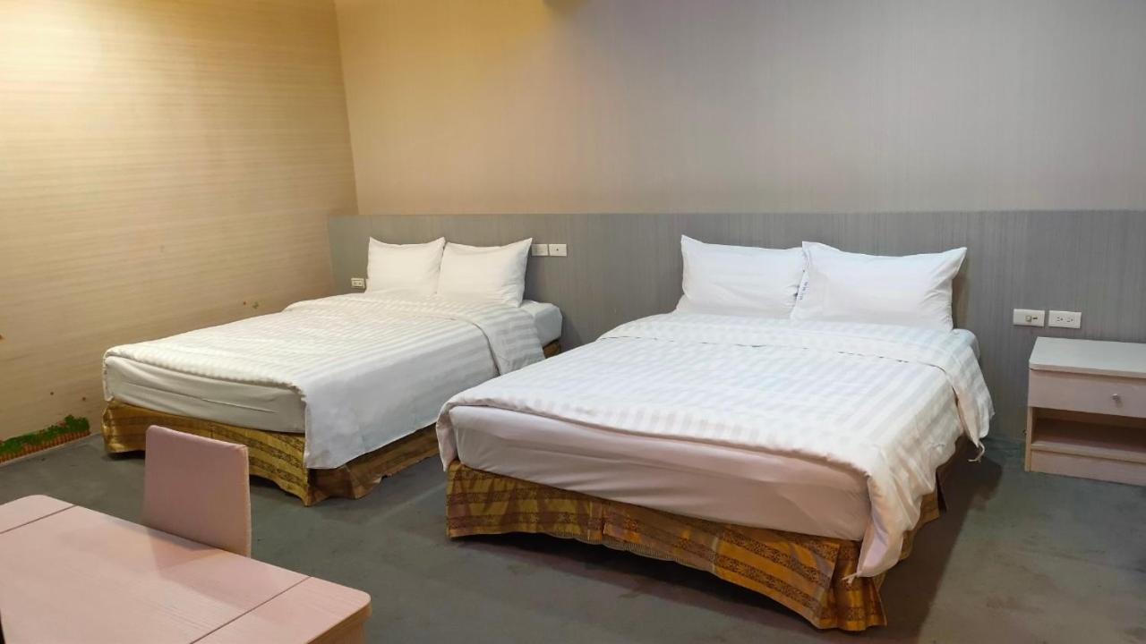 Shun-Yi Business Hotel Ťia-i Exteriér fotografie