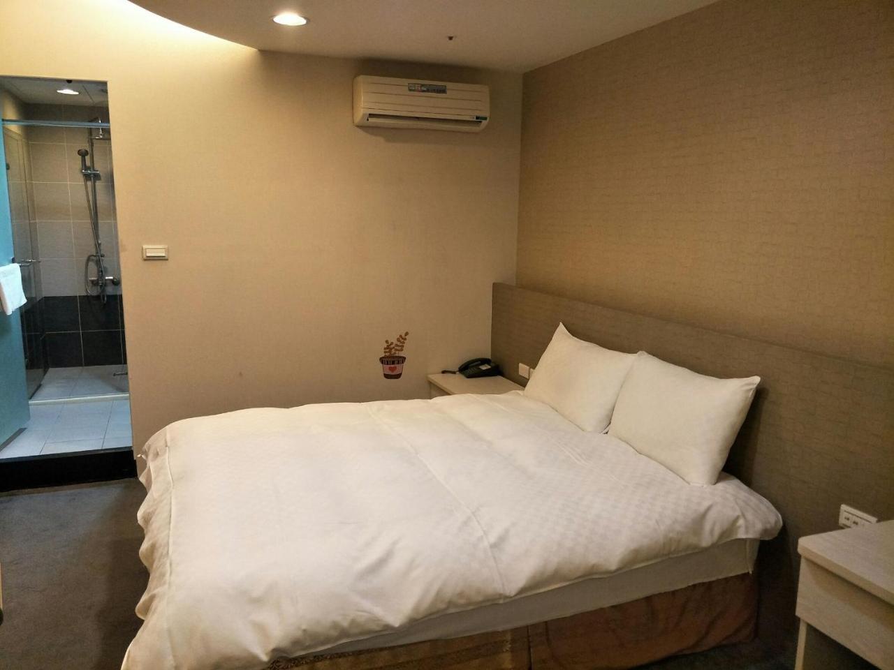Shun-Yi Business Hotel Ťia-i Exteriér fotografie